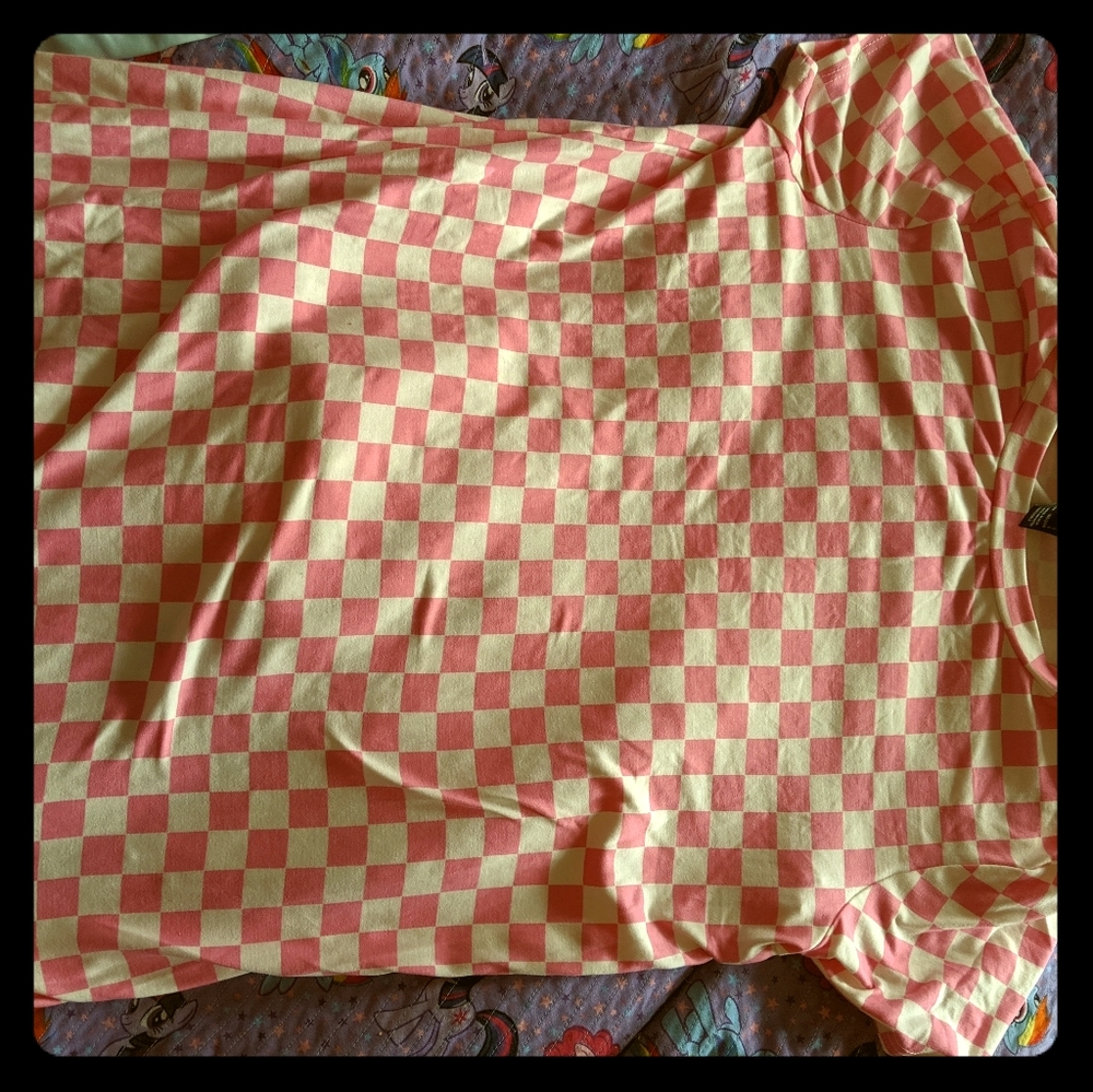 Oversized pink checkered tee